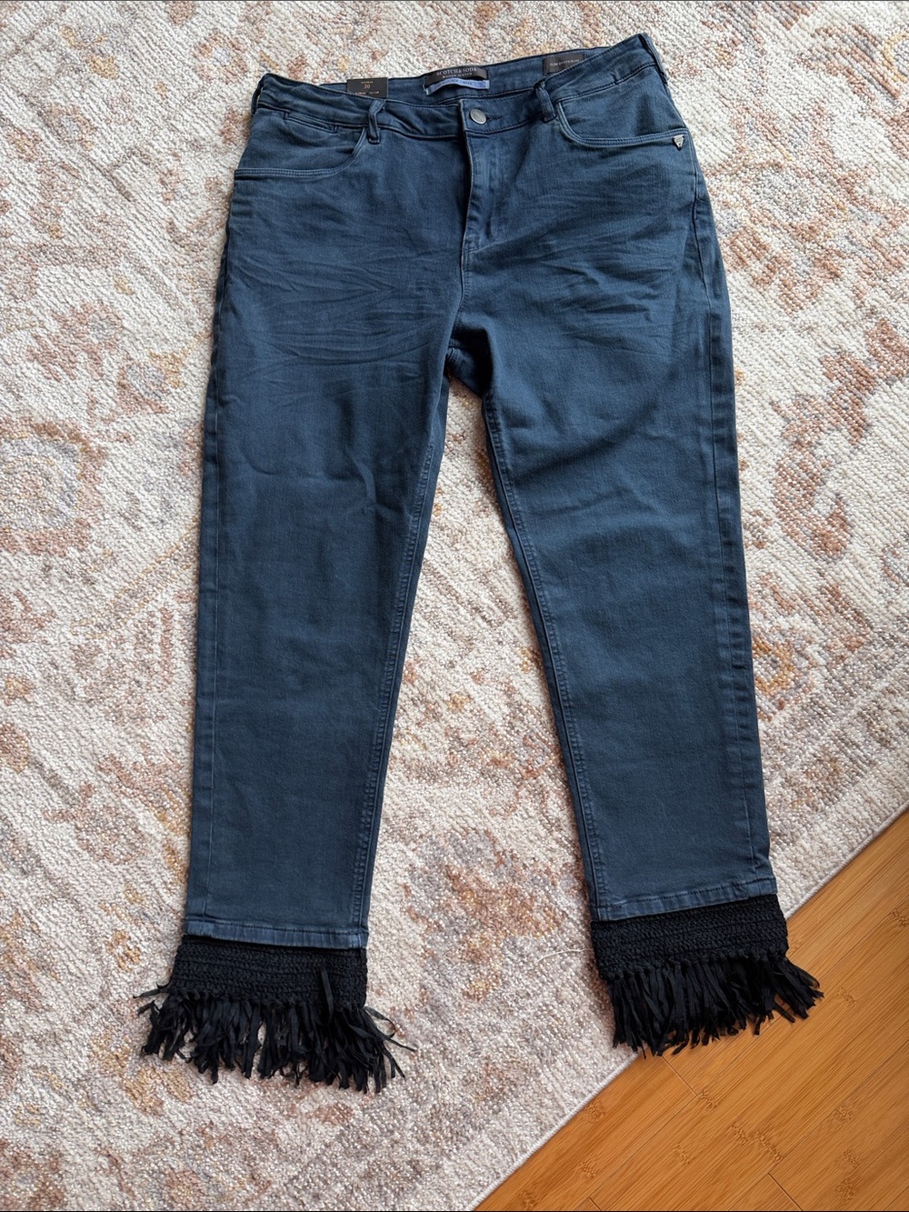 Scotch and Soda NWT Women’s Dark Blue Jeans with Fringe Hem